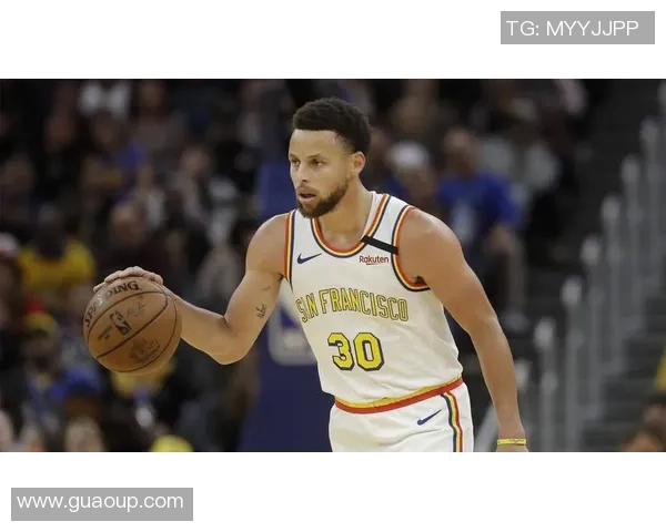 布鲁克洛佩斯:从NBA巨星到篮球战术的领航者与影响力分析 布鲁克洛佩斯:从NBA巨星到篮球战术的领航者与影响力分析