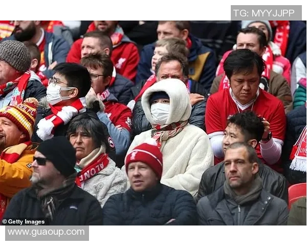 英超联赛因新冠病毒暂停足球迷们期待重启 英超联赛因新冠病毒暂停足球迷们期待重启