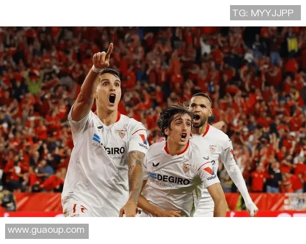 塞维利亚力克马拉加,排名跃居西甲第二,欧冠前景大放光彩 塞维利亚力克马拉加,排名跃居西甲第二,欧冠前景大放光彩