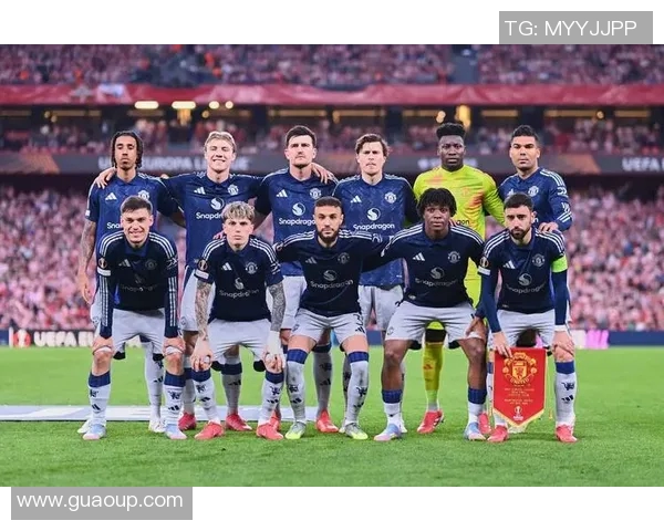 英超解说员因不当言论被罚，博物馆演员融入战术分析引争议