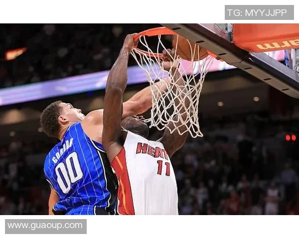 魔术队与热火队激战正酣2月赛事精彩回顾与分析 魔术队与热火队激战正酣2月赛事精彩回顾与分析